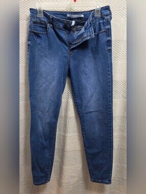 Celebrity Pink mid-rise skinny jeans